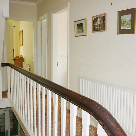 Westwood House بيت للعطل